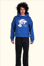 Lade das Bild in den Galerie-Viewer, HOODIE ‘CAUGHT IN DREAMS’ - BLUE
